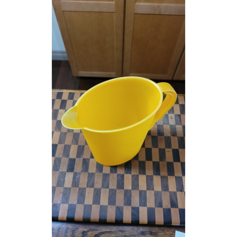 Tupperware Pitcher - Picture 2 of 2